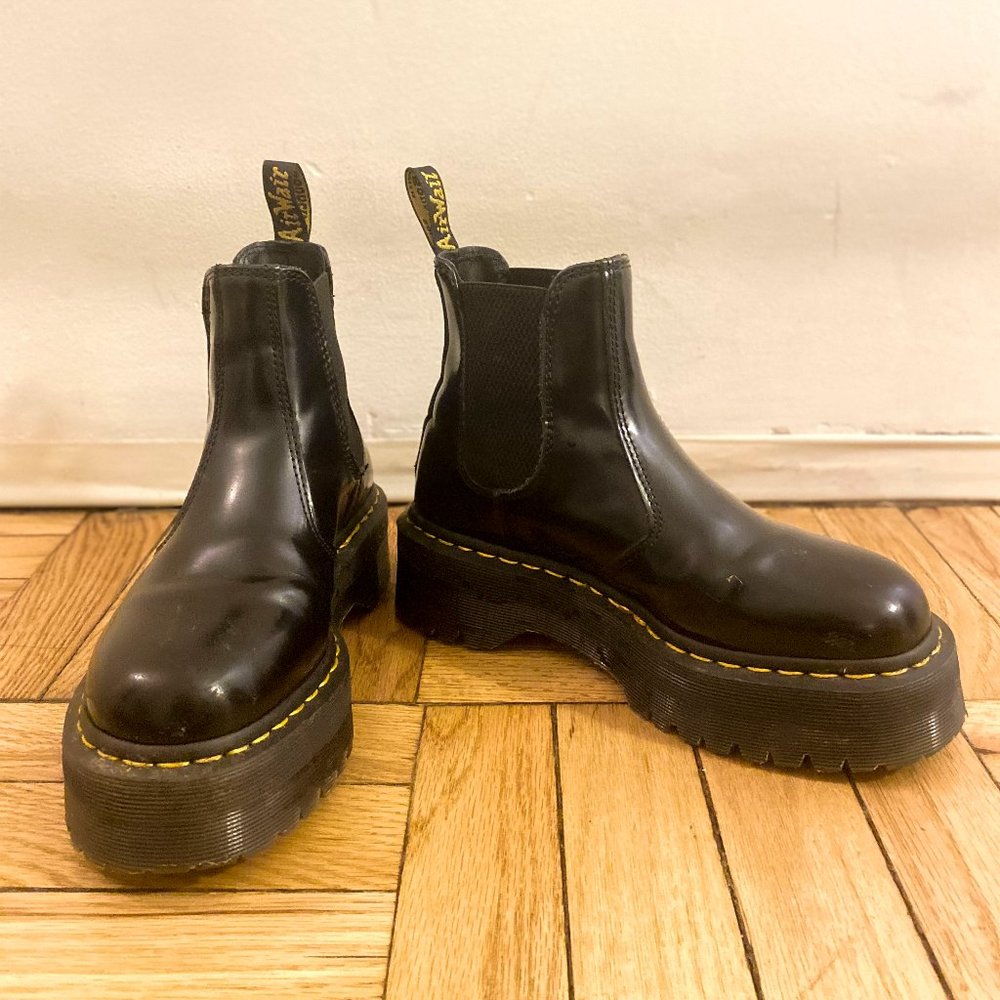 DR. MARTENS 2976 Quad Platform Chelsea Boots